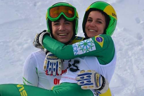 Esmeralda Alborghetti, de 15 anos e Nathan Alborghetti, de 14, fizeram bonito na neve / Foto: Divulgação